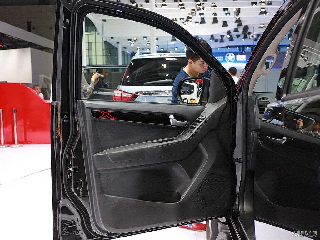 D-MAX܇(ni)DƬ