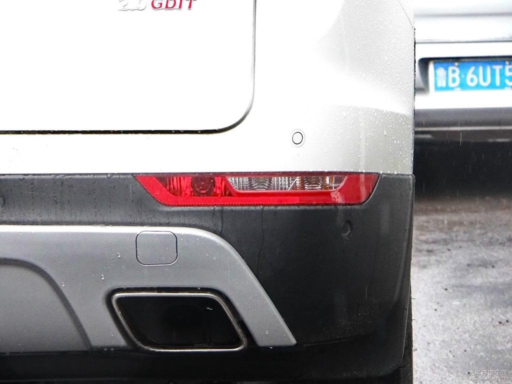 極地白哈弗H6 Coupe車尾外觀圖片
