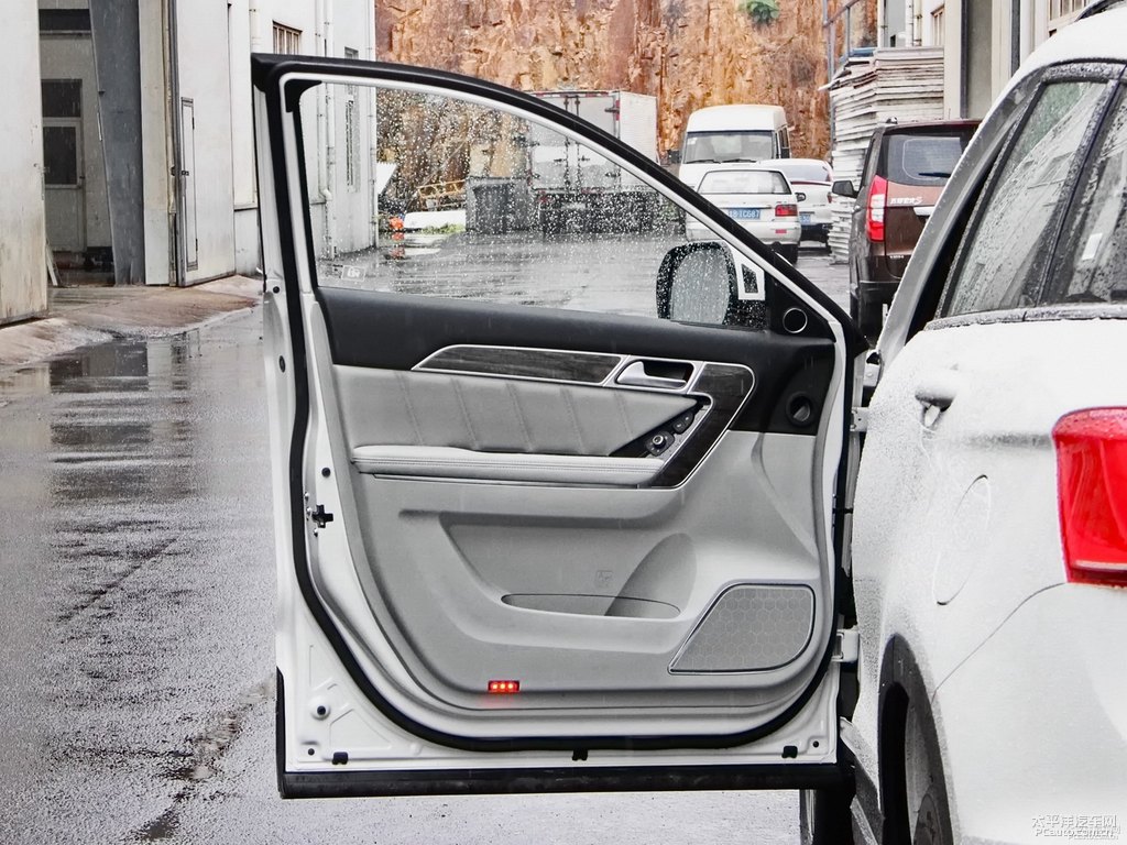 極地白哈弗H6 Coupe車廂內(nèi)飾圖片
