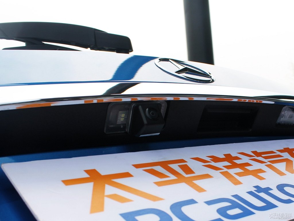 南海藍(lán)奔馳B級車尾外觀圖片
