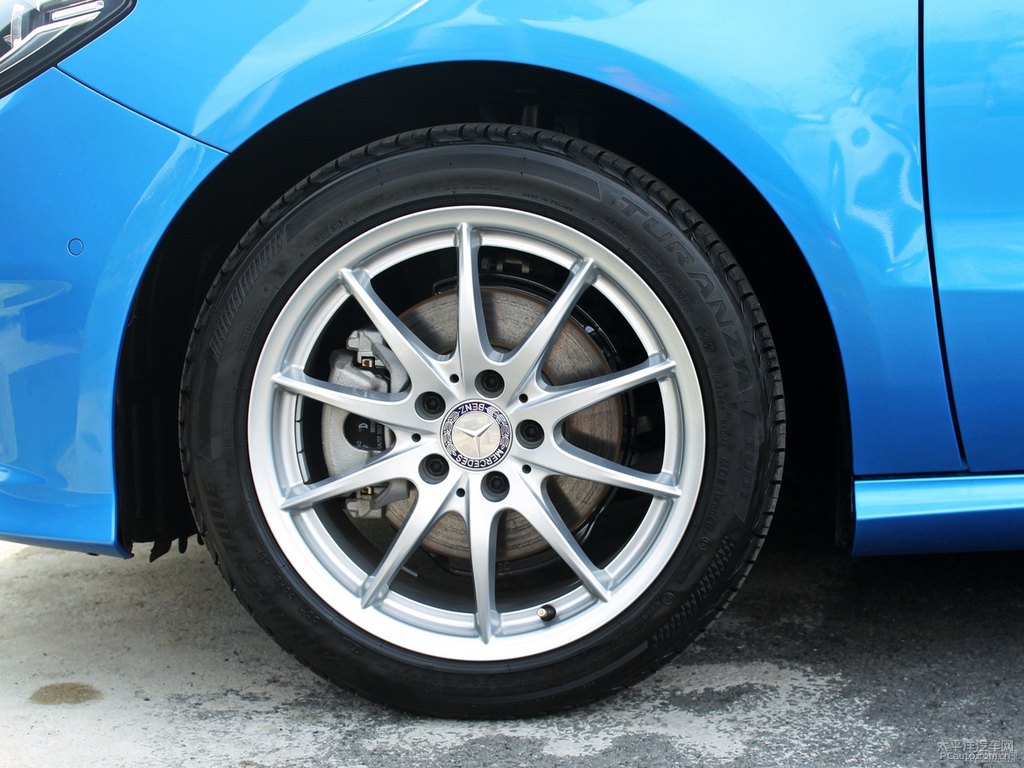 南海藍(lán)奔馳B級(jí)車(chē)身外觀圖片