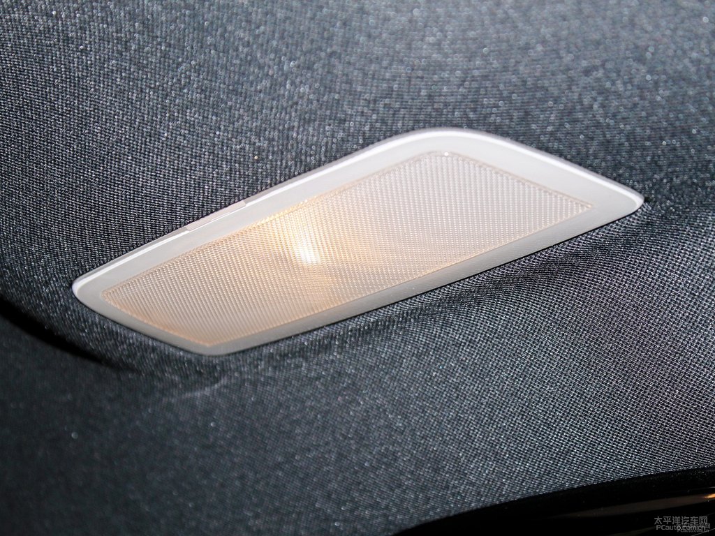 南海藍奔馳B級車廂內(nèi)飾圖片