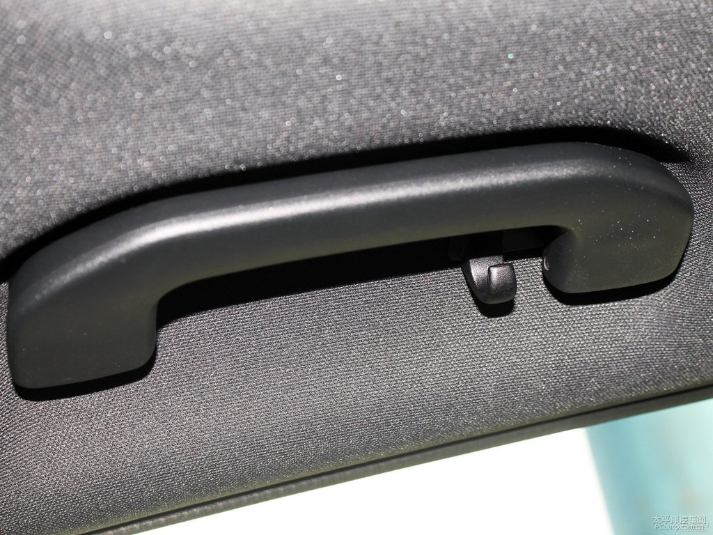 南海藍奔馳B級車廂內(nèi)飾圖片