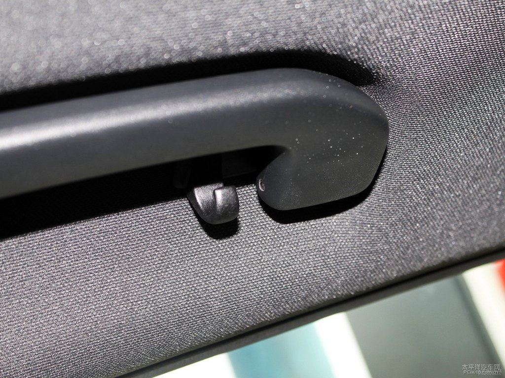 南海藍奔馳B級車廂內(nèi)飾圖片
