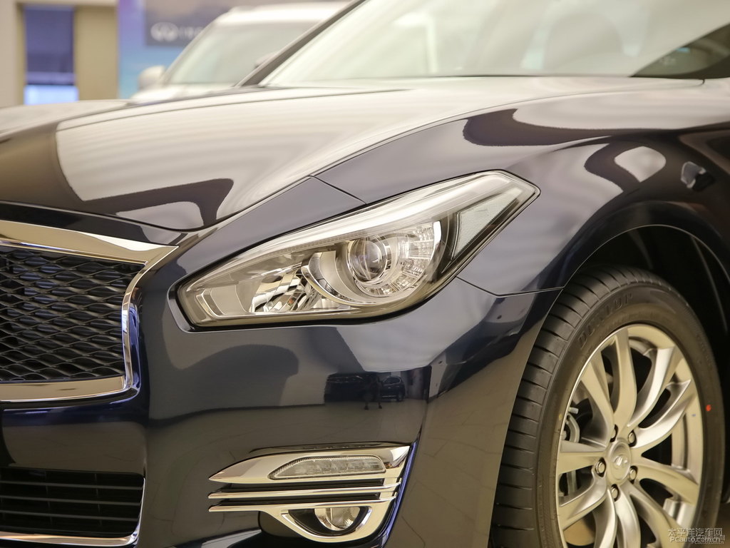 星夜藍(lán)英菲尼迪Q70L車頭外觀圖片