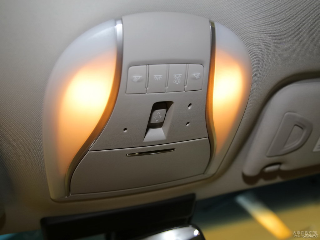 星夜藍英菲尼迪Q70L車廂內飾圖片