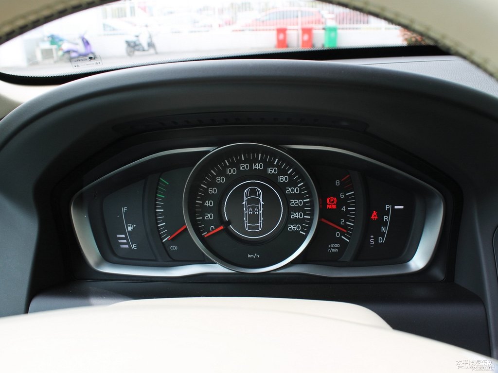 暮色銅沃爾沃XC60中控內(nèi)飾圖片