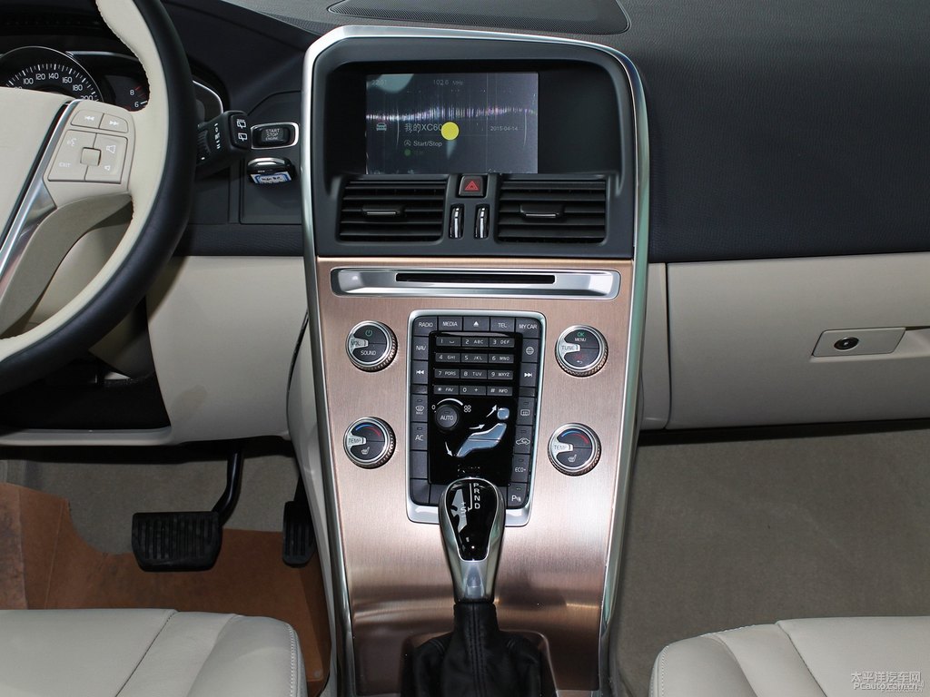 暮色銅沃爾沃XC60中控內(nèi)飾圖片