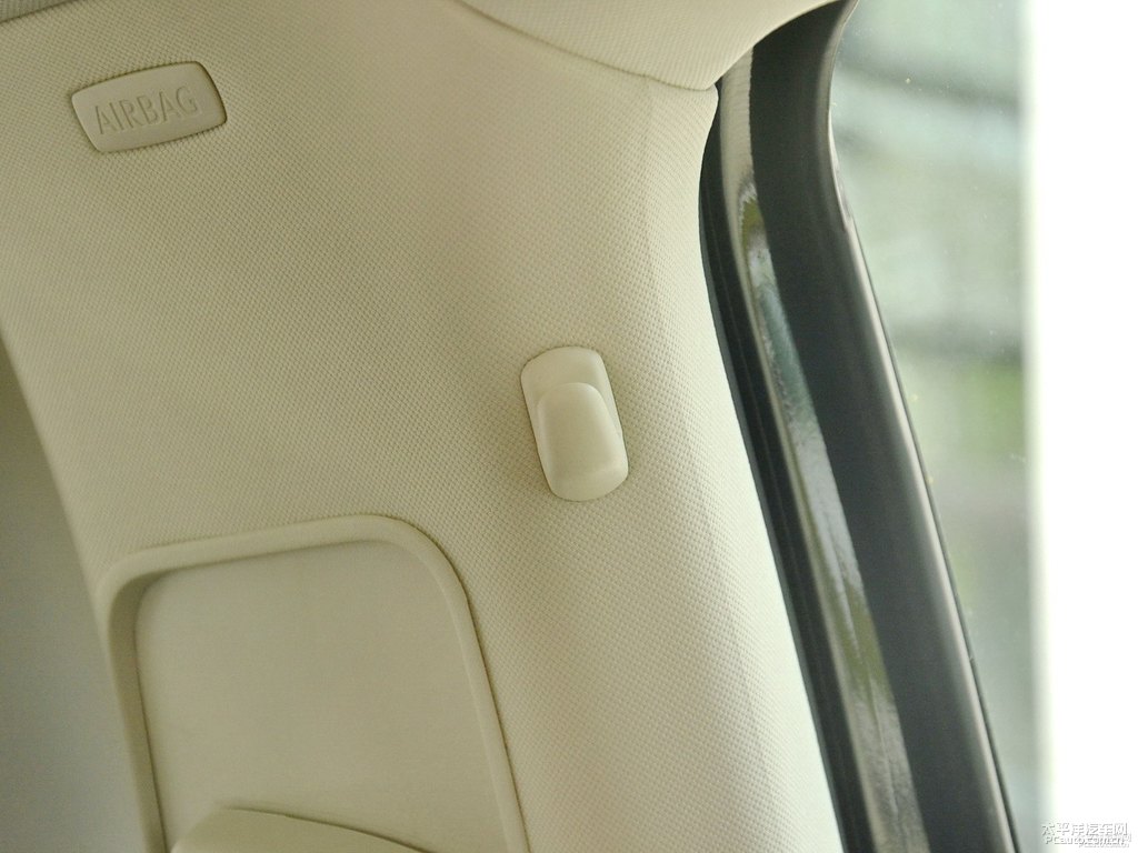 幻影黑邁騰車廂內(nèi)飾圖片