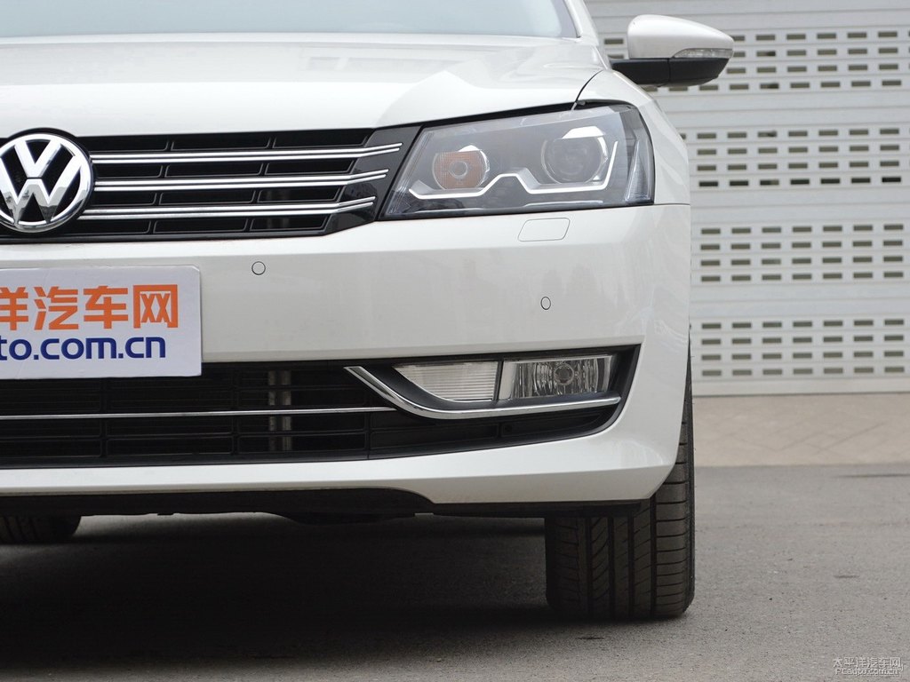 玉白帕薩特車頭外觀圖片