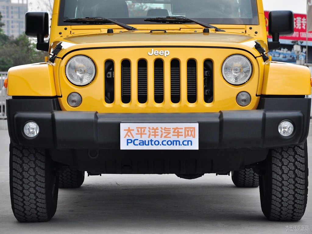 夏威夷晚霞黃牧馬人車頭外觀圖片