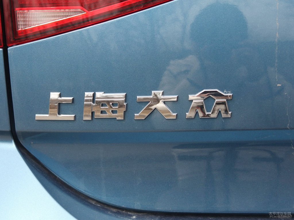 澎湃藍凌渡車尾外觀圖片
