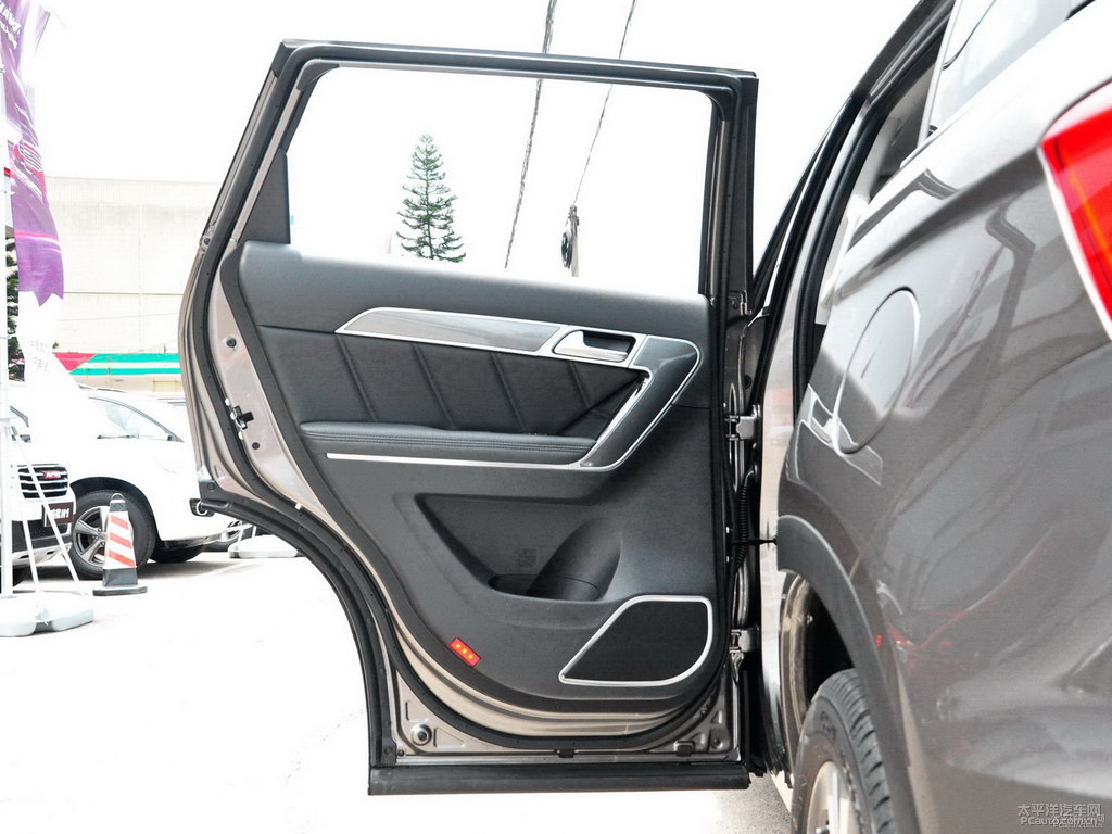 摩登灰哈弗H6 Coupe車廂內(nèi)飾圖片