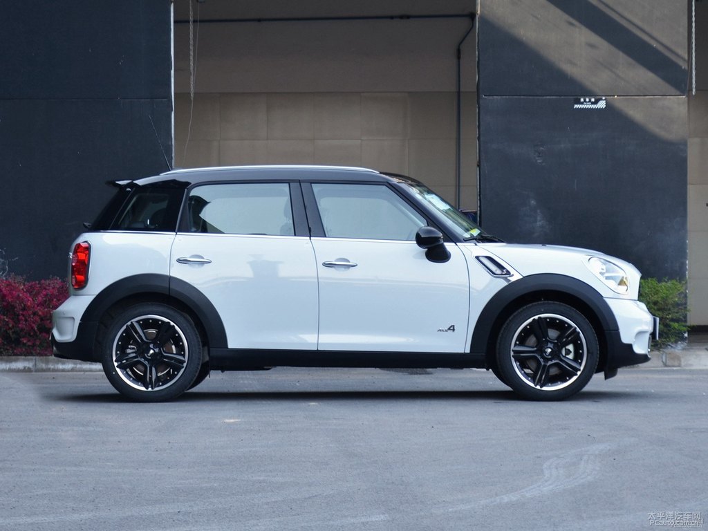 ɫMINI COUNTRYMAN܇^^DƬ