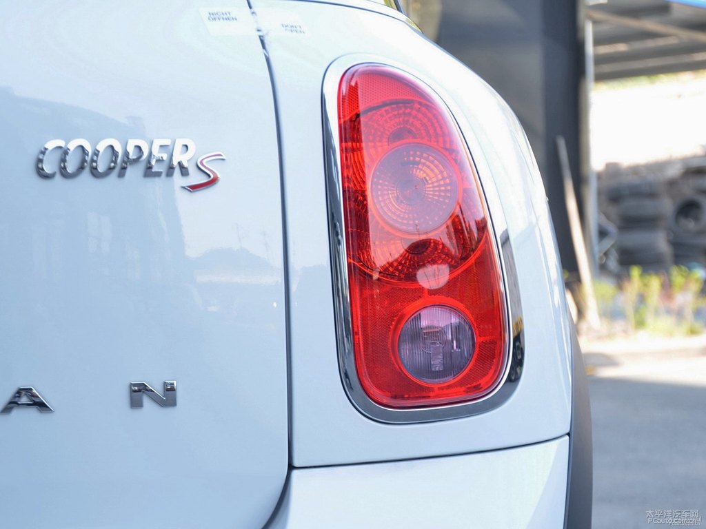 ɫMINI COUNTRYMAN܇β^DƬ
