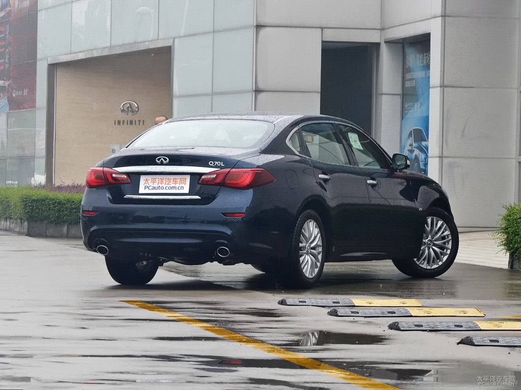 星夜藍英菲尼迪Q70L整車外觀外觀圖片
