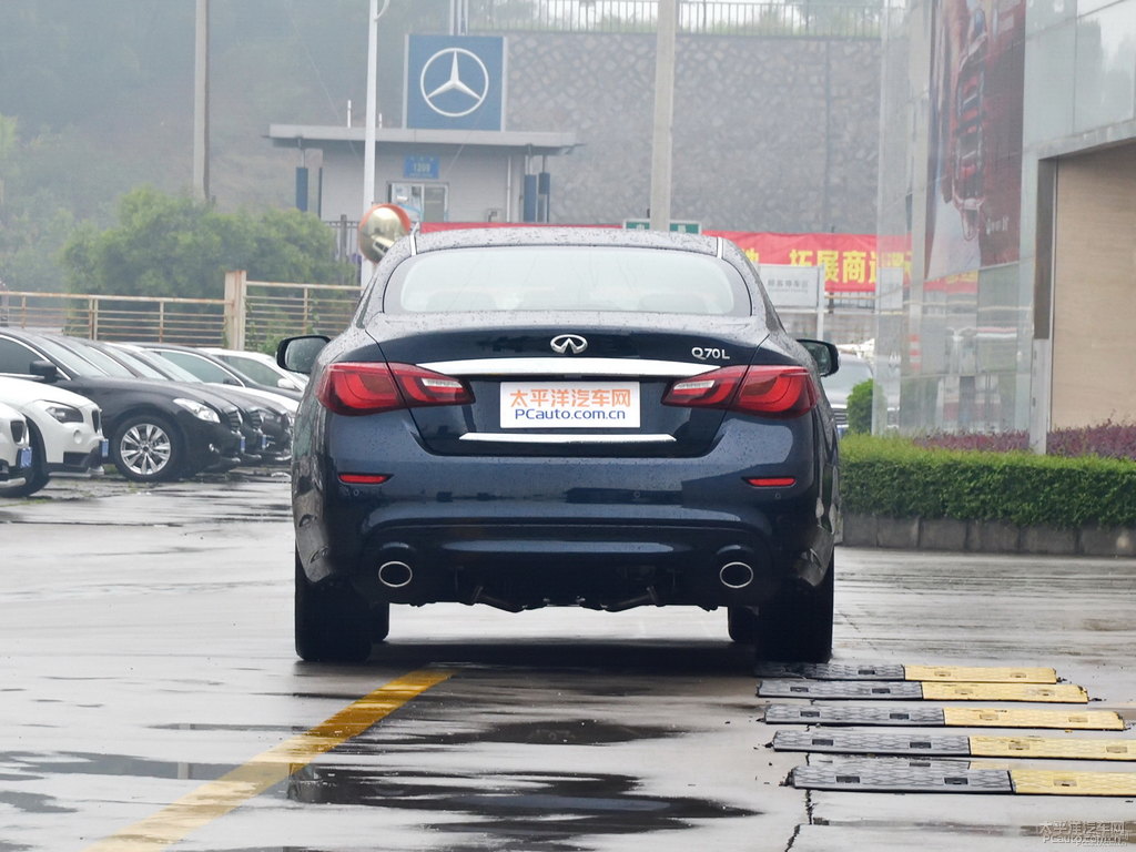 星夜藍英菲尼迪Q70L整車外觀外觀圖片