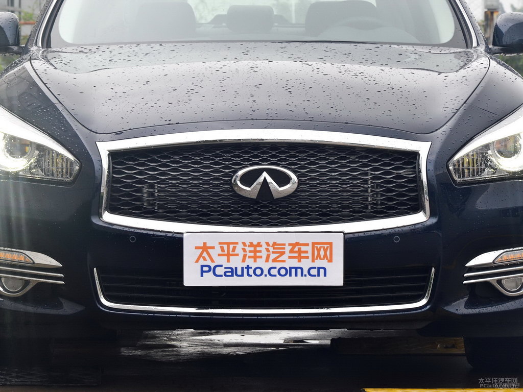 星夜藍英菲尼迪Q70L車頭外觀圖片