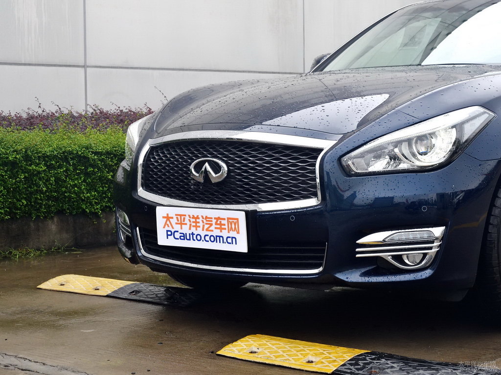 星夜藍(lán)英菲尼迪Q70L車頭外觀圖片