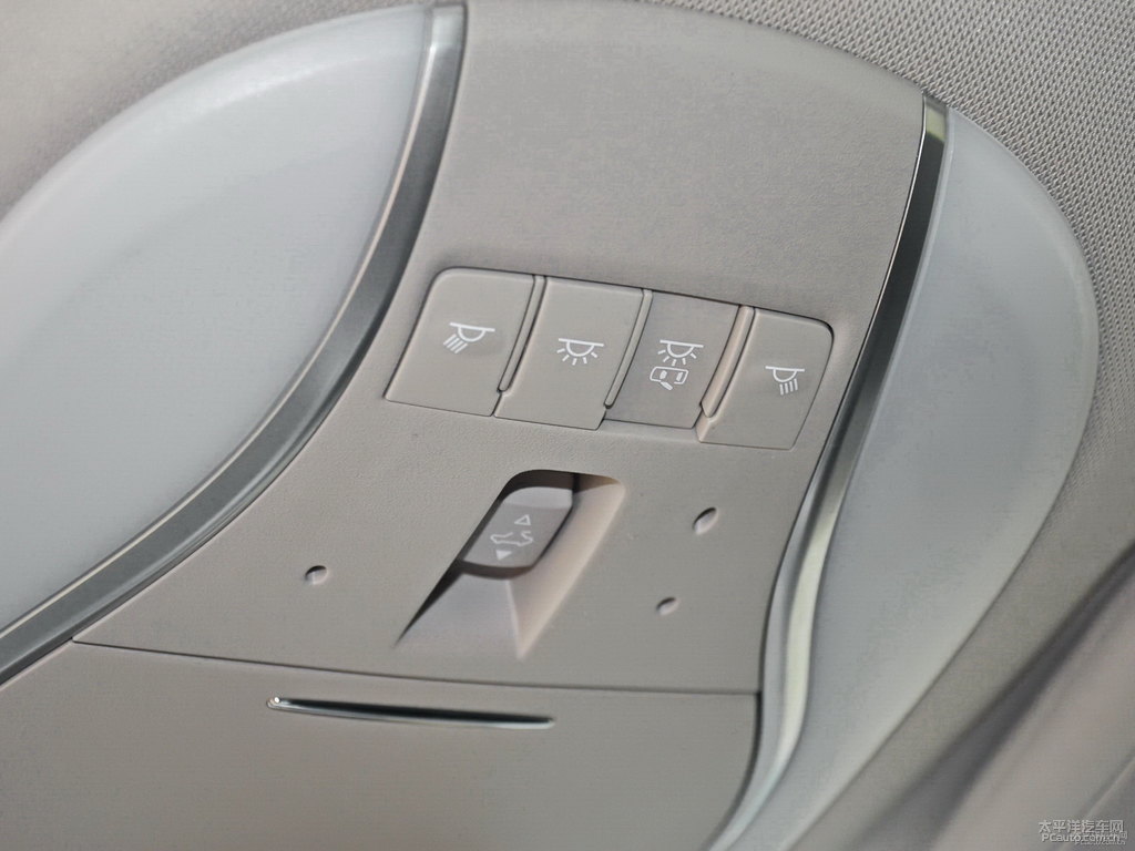 星夜藍(lán)英菲尼迪Q70L車廂內(nèi)飾圖片
