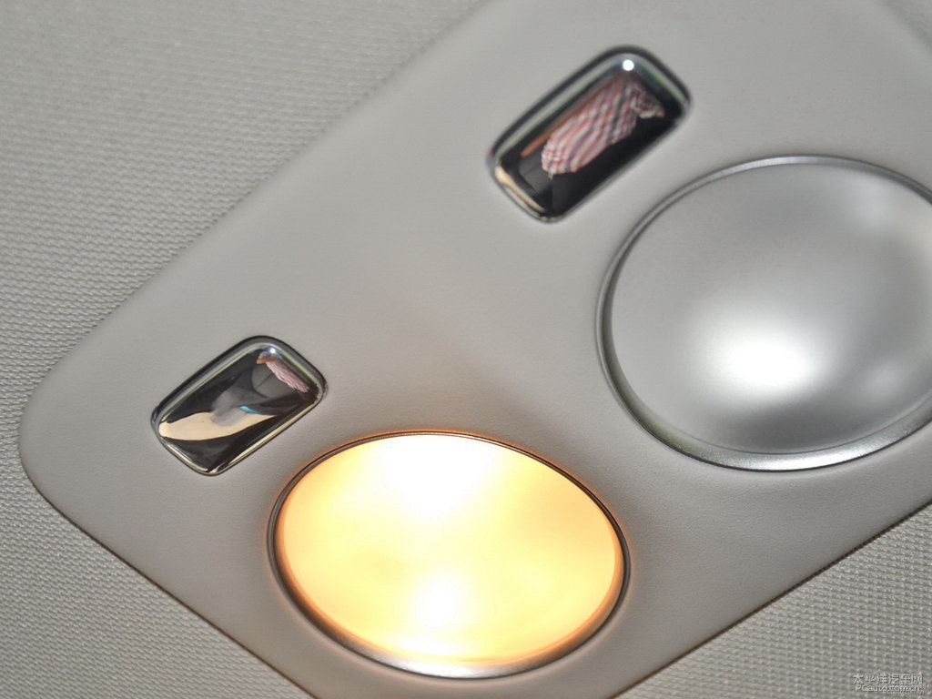 星夜藍(lán)英菲尼迪Q70L車廂內(nèi)飾圖片