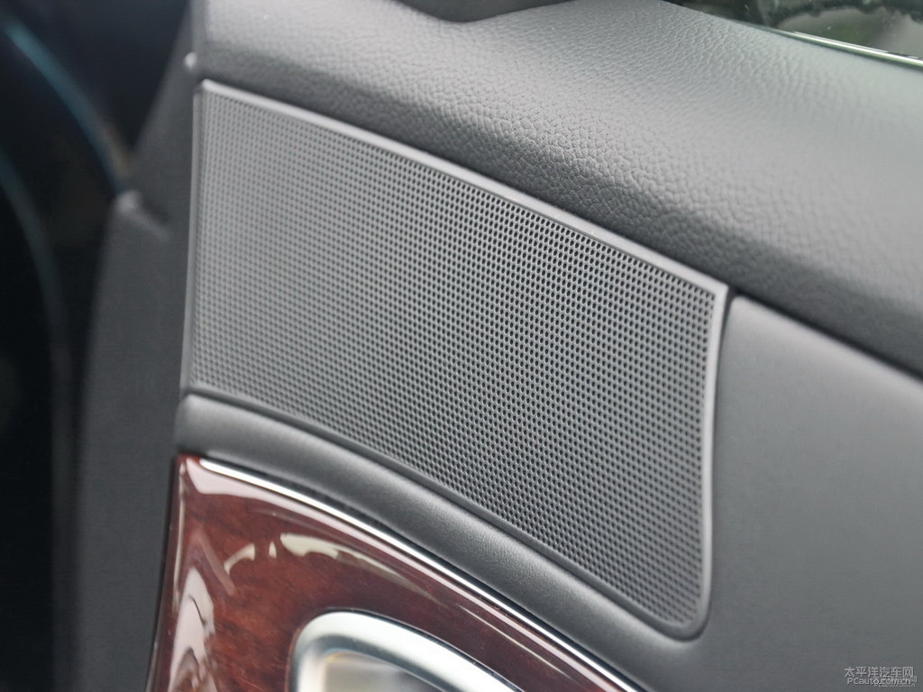 星夜藍(lán)英菲尼迪Q70L車廂內(nèi)飾圖片
