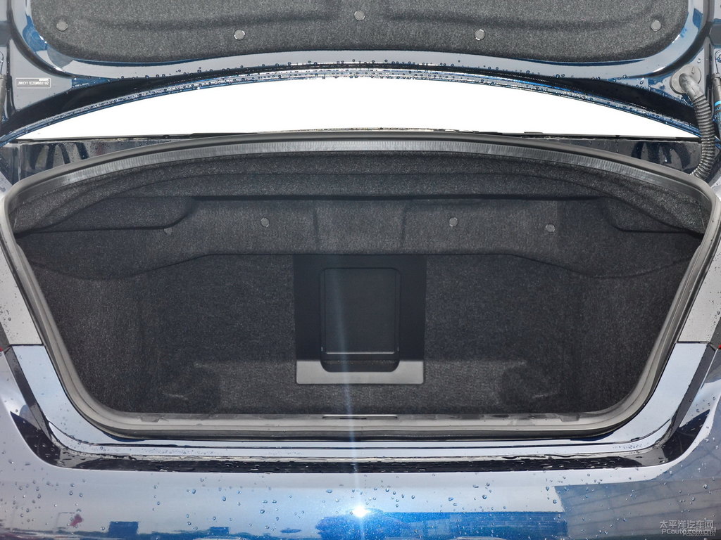 星夜藍(lán)英菲尼迪Q70L后備廂空間圖片