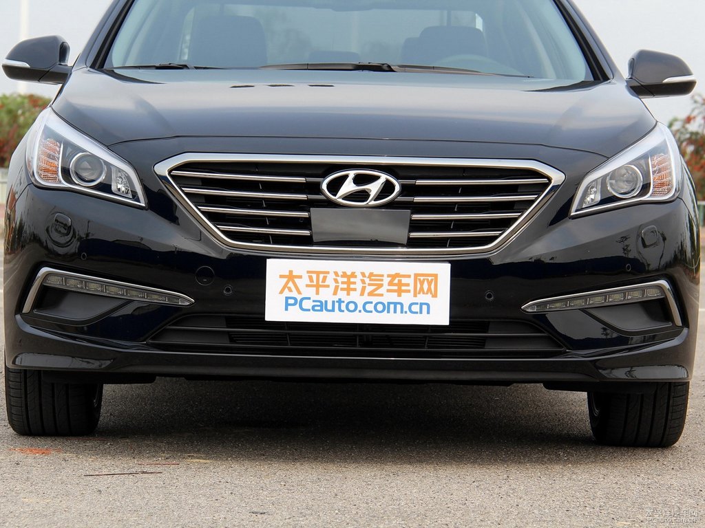 爵士黑索納塔車頭外觀圖片