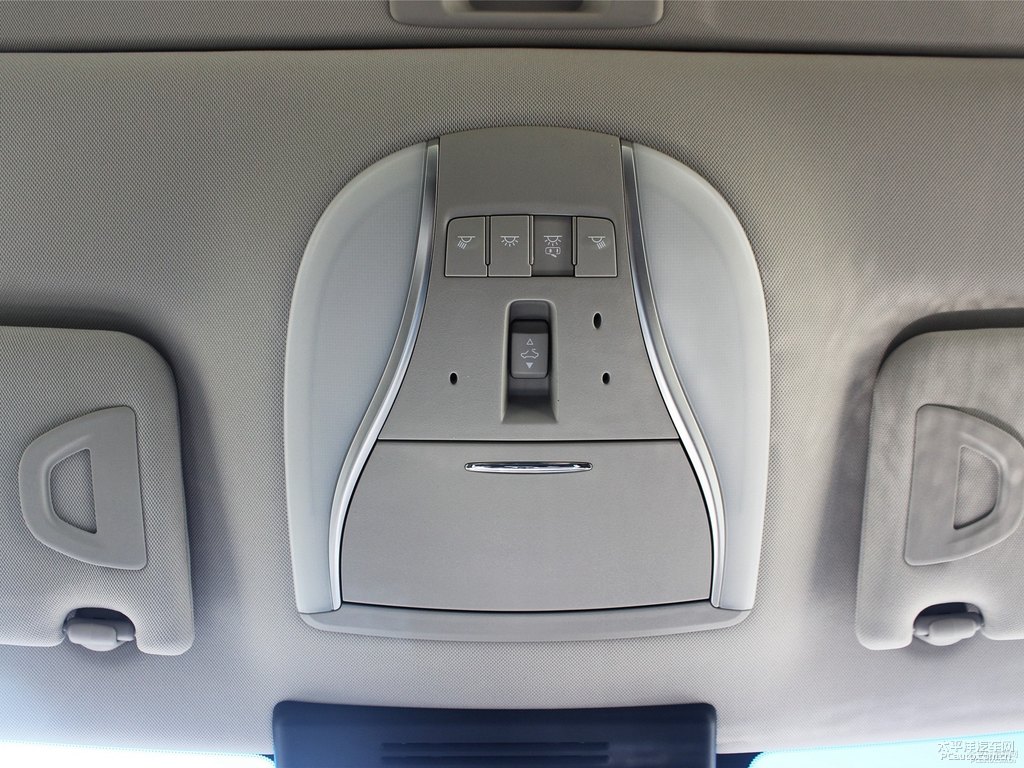 星夜藍(lán)英菲尼迪Q70L車廂內(nèi)飾圖片