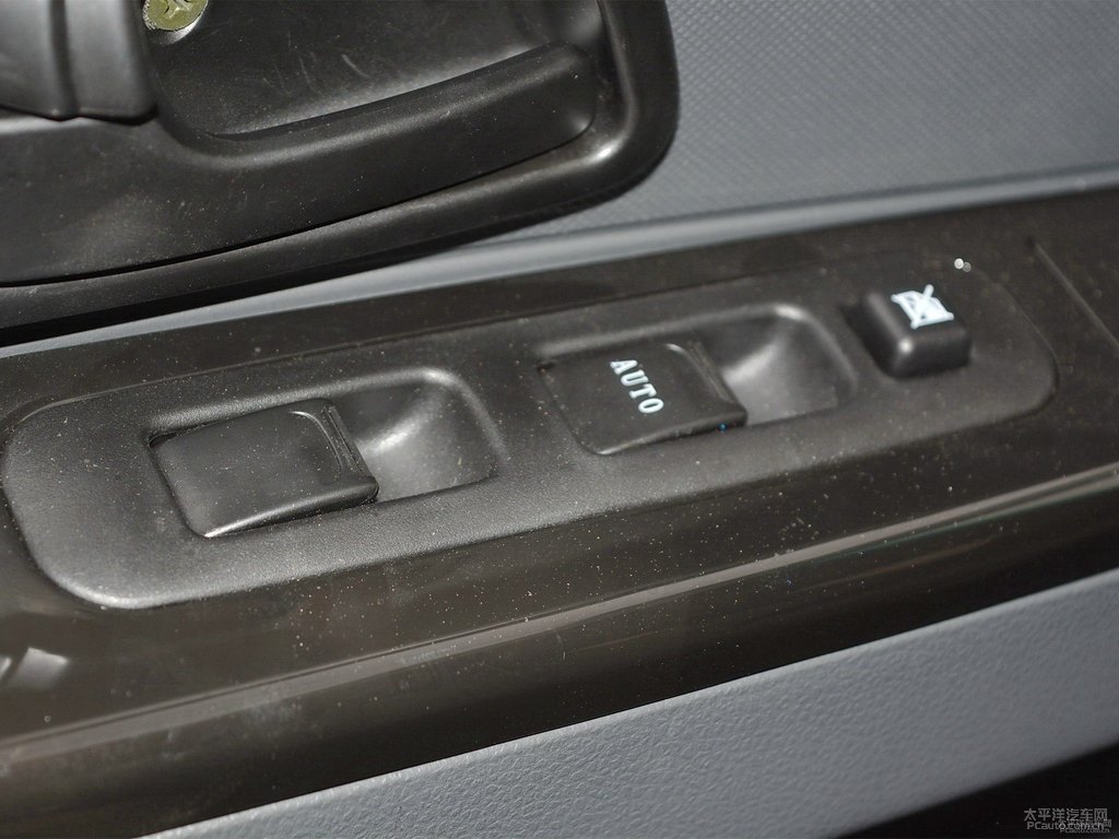 ɫС{X30܇(ni)DƬ