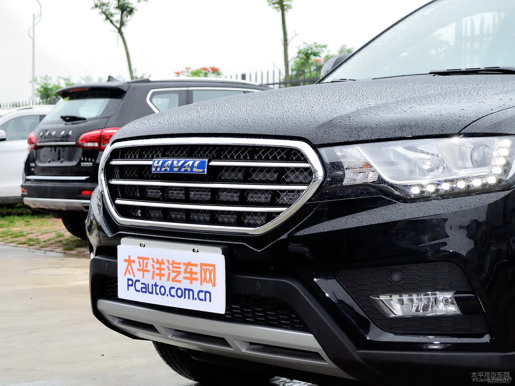 經(jīng)典黑哈弗H6 Coupe車頭外觀圖片