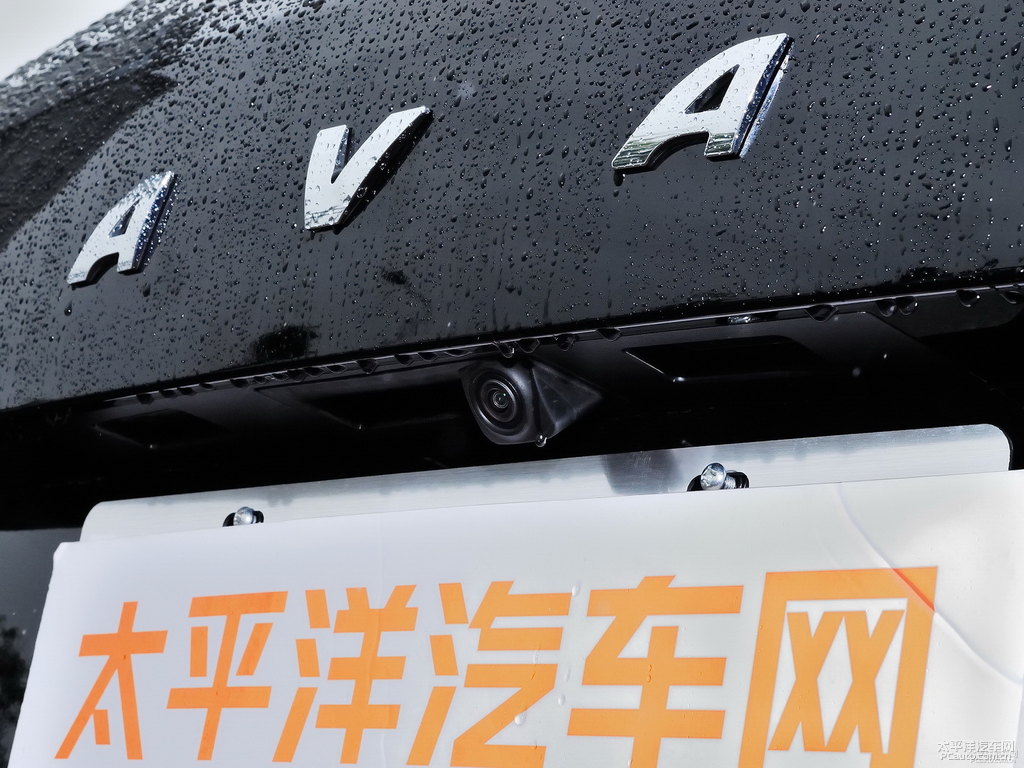 經(jīng)典黑哈弗H6 Coupe車尾外觀圖片