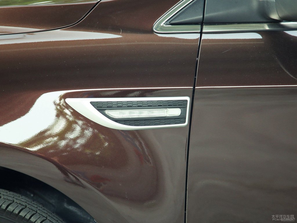 ǹ̴{ǽݴ7 SUV܇^DƬ