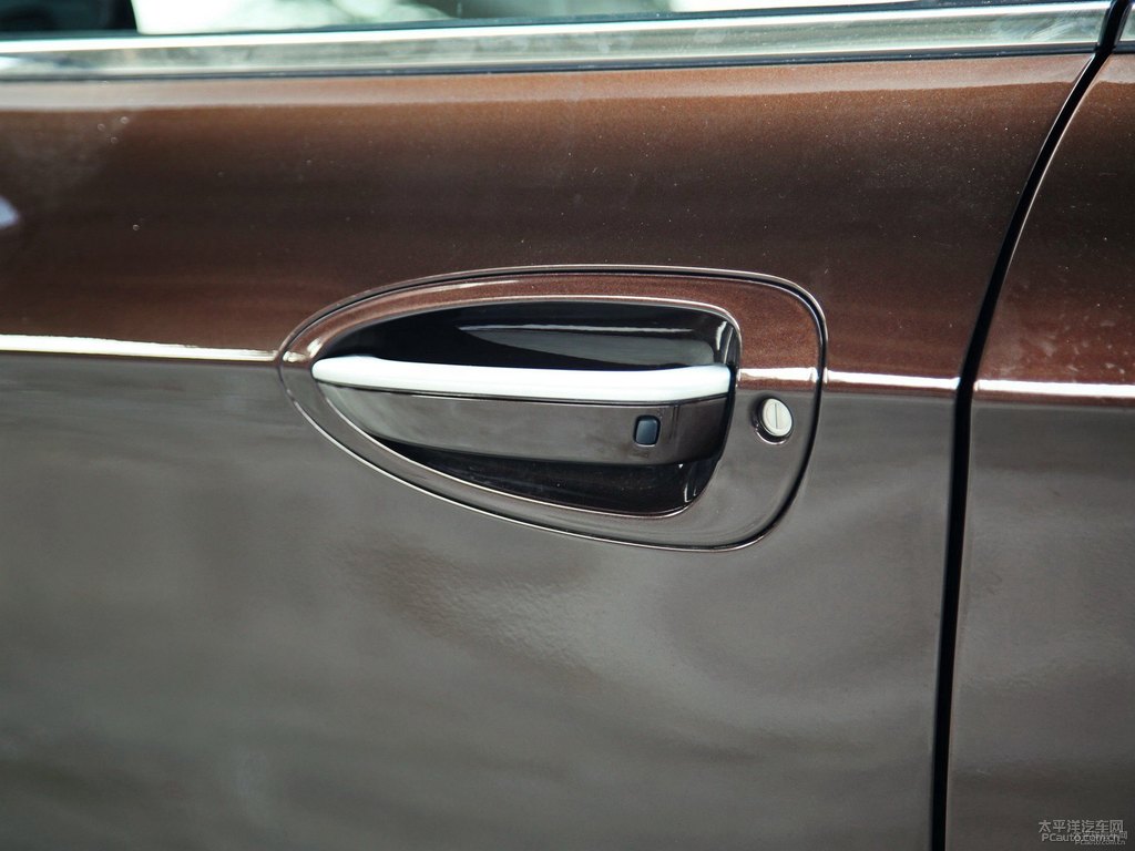 ǹ̴{ǽݴ7 SUV܇^DƬ