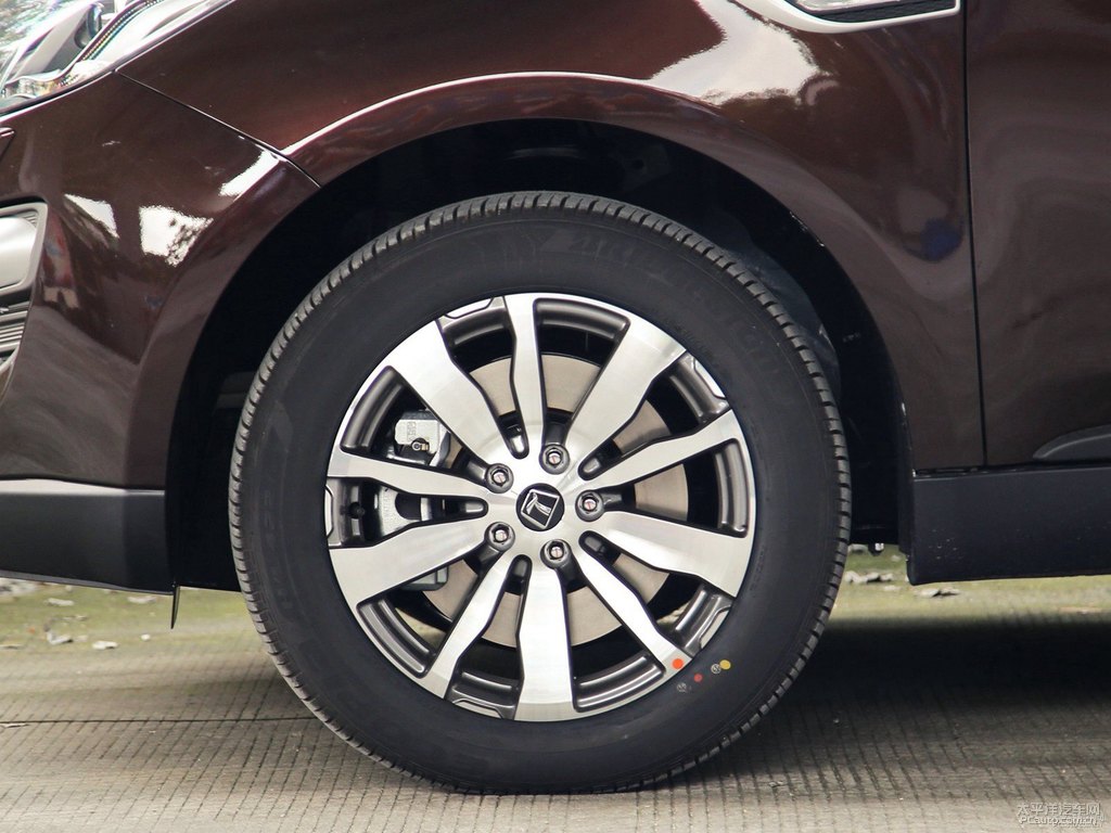 ǹ̴{ǽݴ7 SUV܇(ch)^DƬ