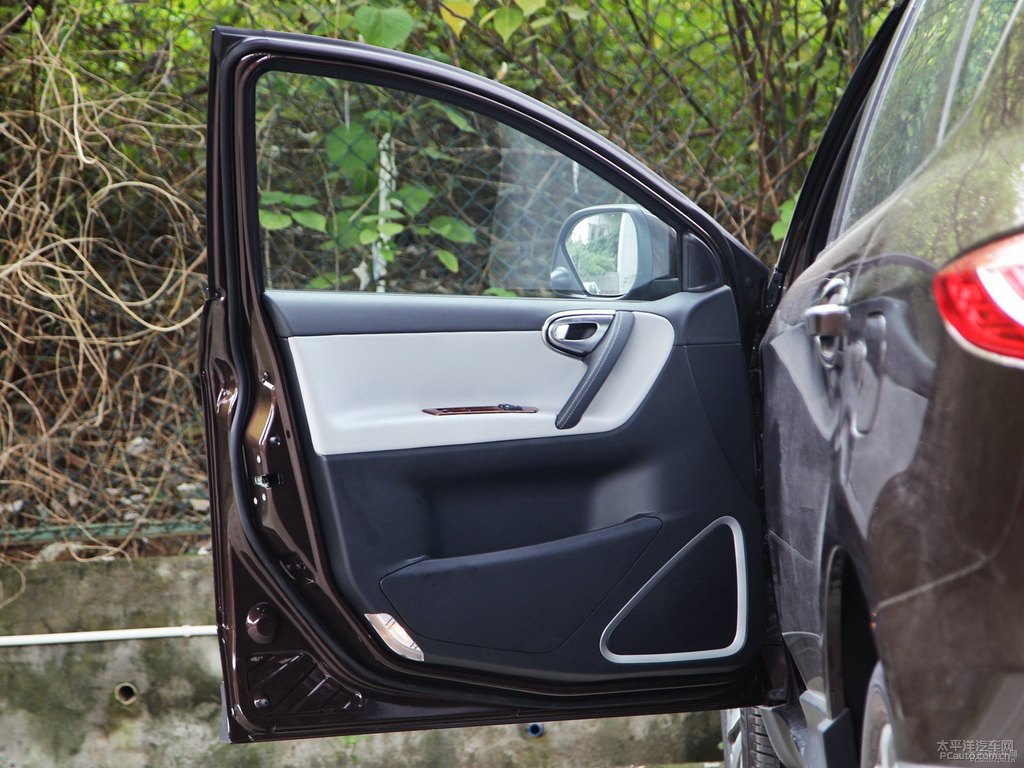 ǹ̴{ǽݴ7 SUV܇(ni)DƬ
