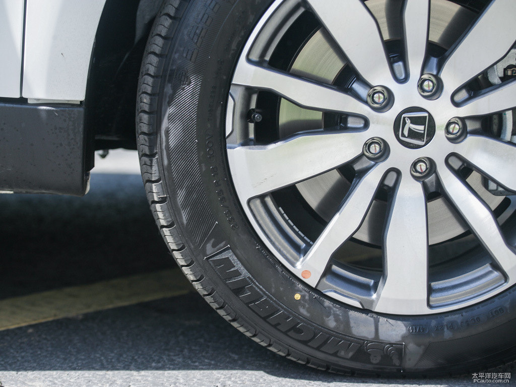 ɰ׼{ǽݴ7 SUV܇^DƬ