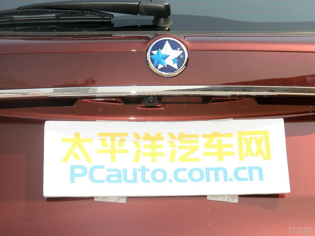 朝霞紅啟辰T70車尾外觀圖片