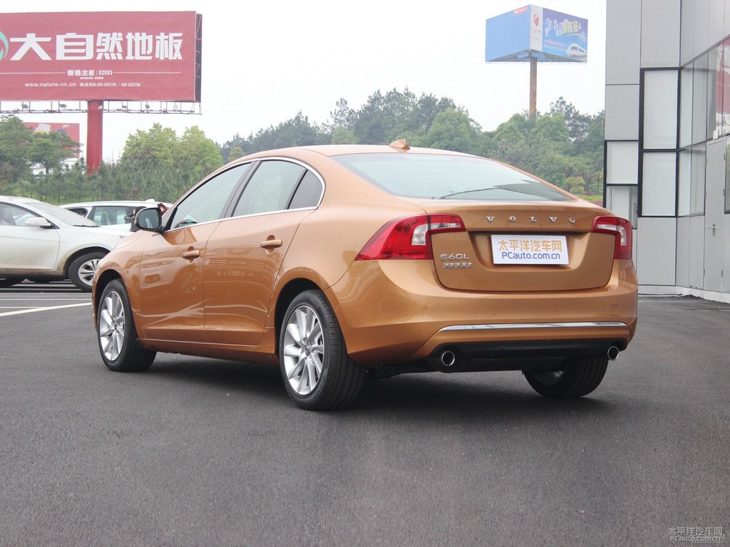 亮鉑銅沃爾沃S60整車外觀外觀圖片