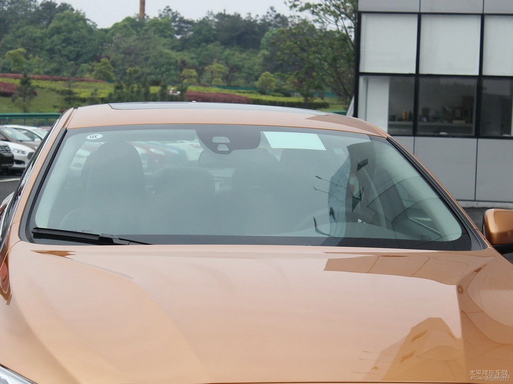 亮鉑銅沃爾沃S60車(chē)身外觀圖片