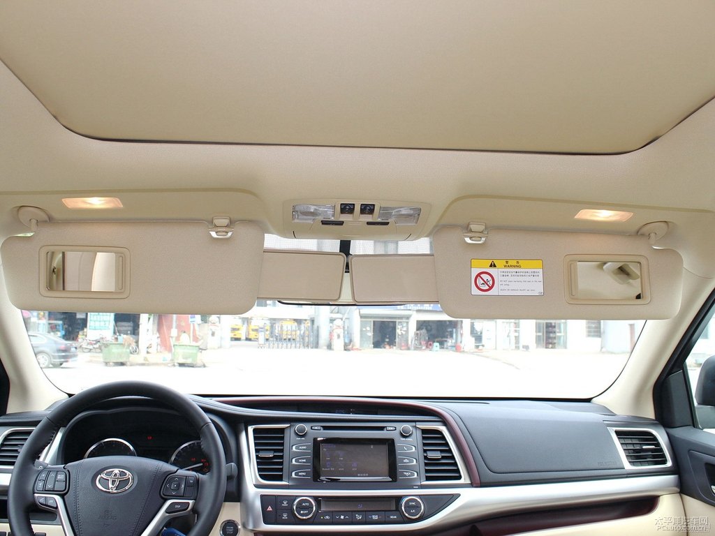 水晶銀漢蘭達(dá)車廂內(nèi)飾圖片