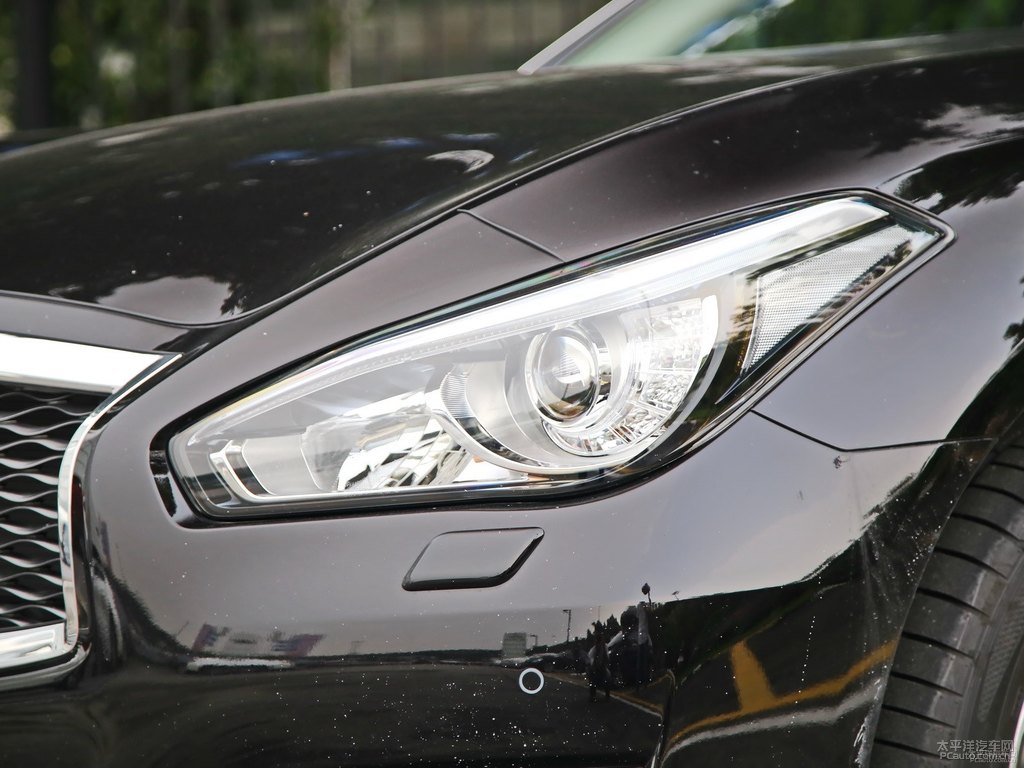 琉璃黑英菲尼迪Q70L車(chē)頭外觀圖片