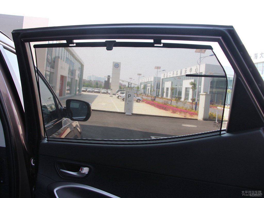 摩卡棕勝達(dá)車廂內(nèi)飾圖片