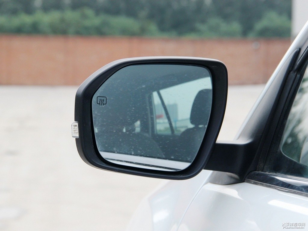 閃光月光白長(zhǎng)安CS75車身外觀圖片