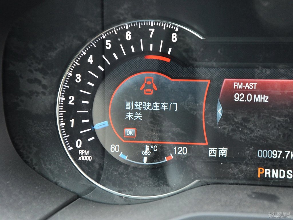 凡爾賽棕銳界L中控內(nèi)飾圖片