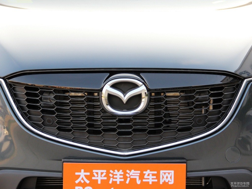 格調灰馬自達CX-5車頭外觀圖片