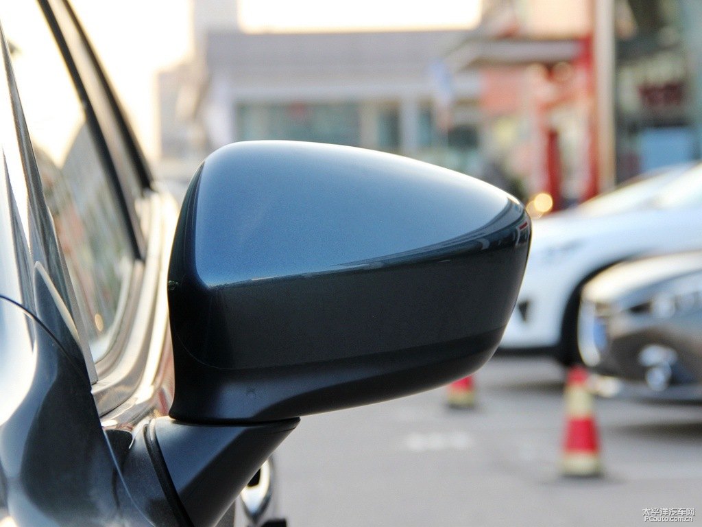 格調(diào)灰馬自達CX-5車身外觀圖片