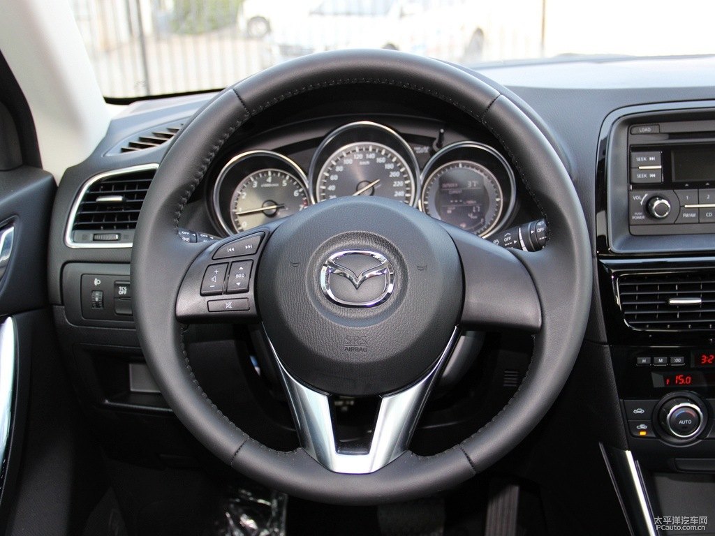 格調(diào)灰馬自達(dá)CX-5中控內(nèi)飾圖片