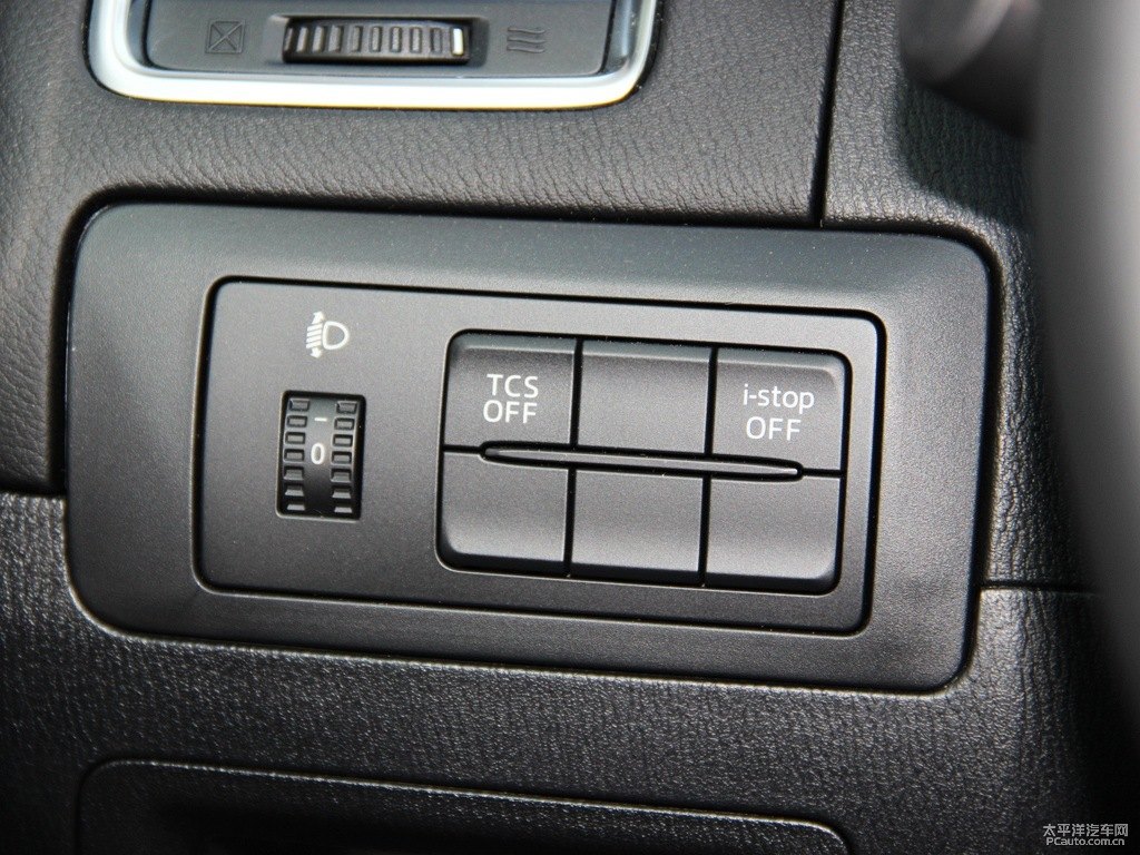 格調(diào)灰馬自達(dá)CX-5中控內(nèi)飾圖片