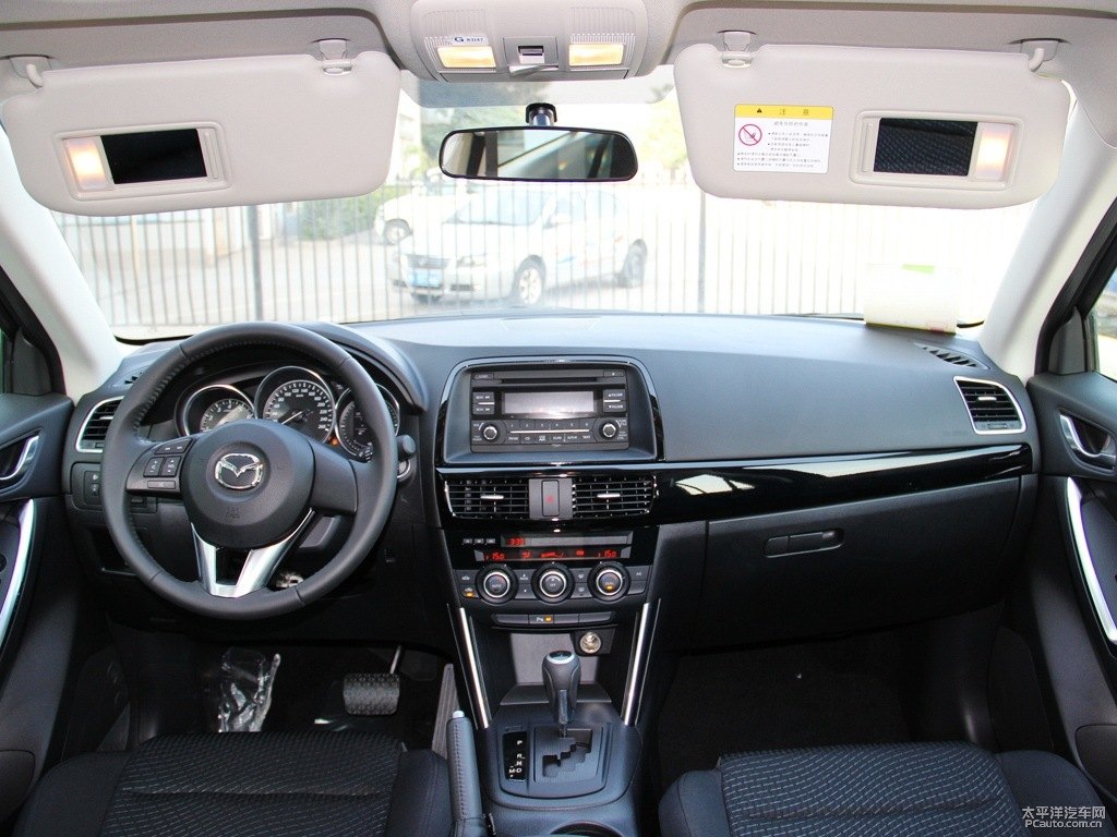 格調(diào)灰馬自達(dá)CX-5車廂內(nèi)飾圖片